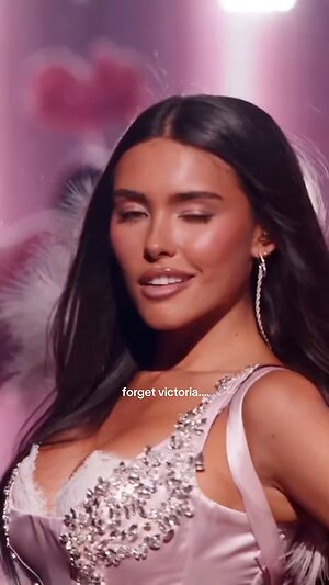 Madison Beer Hot leaked photo #44