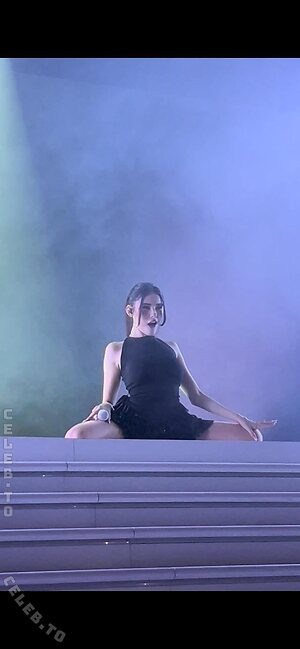 Madison Beer Nude Leaked Photo #18