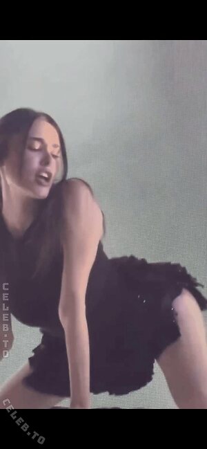 Madison Beer Nude Leaked Photo #20