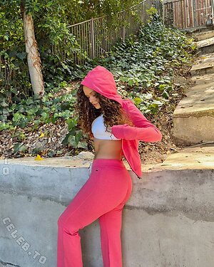 Madison Pettis photo