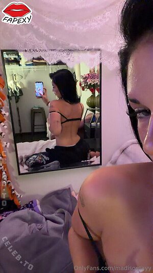 Madison Tay leaked photo #11