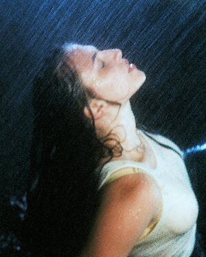 Mae Muller leaked photo #3
