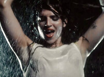 Mae Muller leaked photo #7