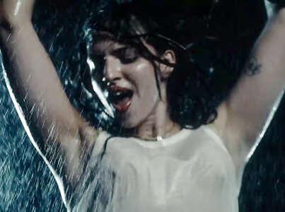 Mae Muller leaked photo #8