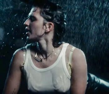 Mae Muller leaked photo #15