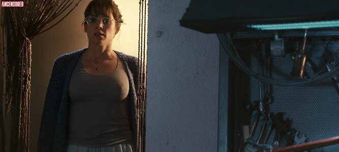 Maggie Civantos leaked photo #8