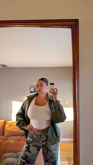 Mahalia Nude Leaked Photo #12