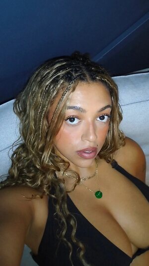 Mahalia Nude Leaked Photo #20