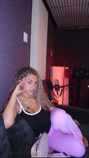 Mahalia Nude Leaked Photo #28