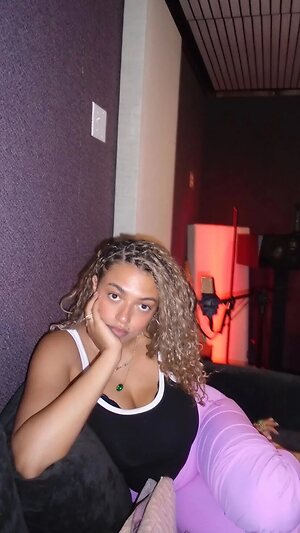 Mahalia Nude Leaked Photo #30