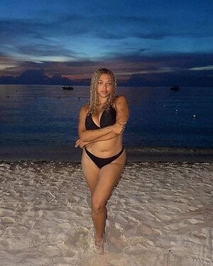 Mahalia Nude Leaked Photo #52