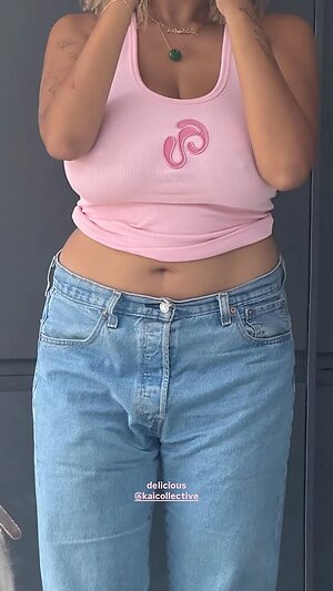 Mahalia Nude Leaked Photo #74