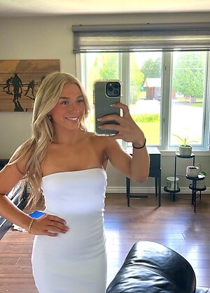 Maija Potvin leaked photo #7