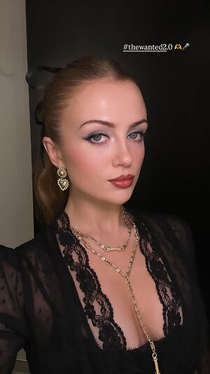 Maisie Smith leaked photo #40