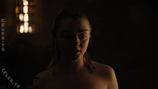 Maisie Williams photo