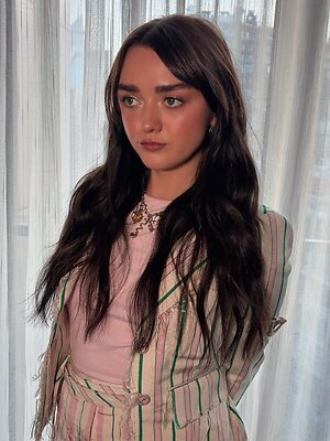 Maisie Williams leaked photo #48