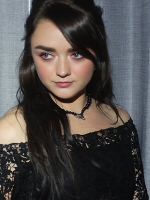 Maisie Williams leaked photo #60
