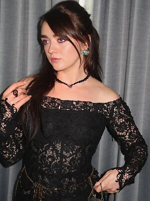 Maisie Williams leaked photo #61