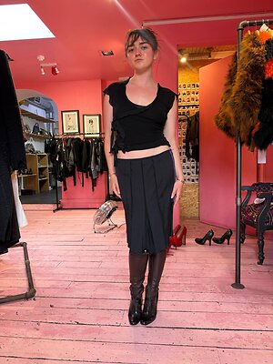 Maisie Williams leaked photo #110