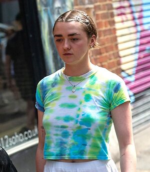 Maisie Williams leaked photo #197