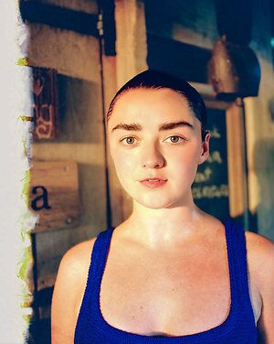 Maisie Williams leaked photo #276