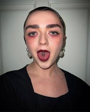 Maisie Williams leaked photo #278
