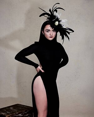 Maisie Williams leaked photo #318