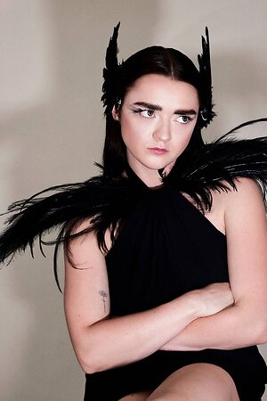 Maisie Williams leaked photo #325