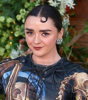 Maisie Williams leaked photo #340