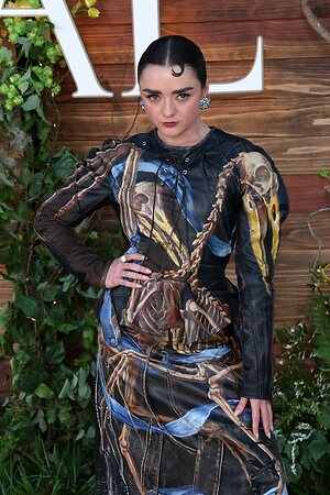 Maisie Williams leaked photo #348