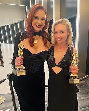 Maitland Ward cleavage Nude Leaked Photo #33