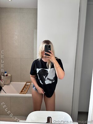 Maja Holf Nude Leaked Photo #18