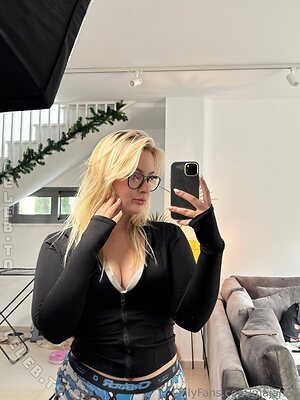 Maja Holf Nude Leaked Photo #29