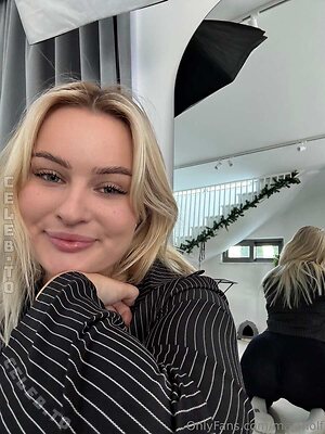 Maja Holf Nude Leaked Photo #33