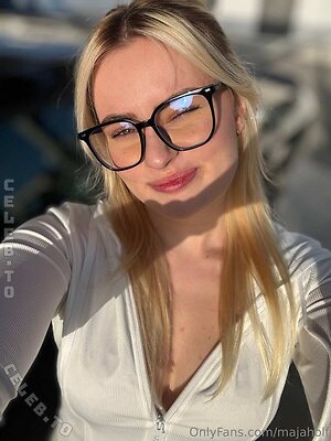 Maja Holf Nude Leaked Photo #96