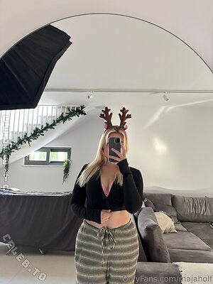 Maja Holf Nude Leaked Photo #171