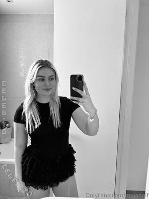 Maja Holf Nude Photos