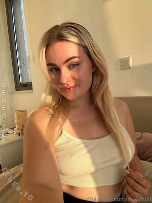 Maja Holf Nude Leaked Photo #270