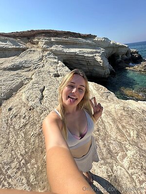 Maja Holf leaked photo #312