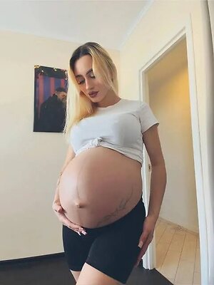 mala_18_20 Nude Leaked Photo #6