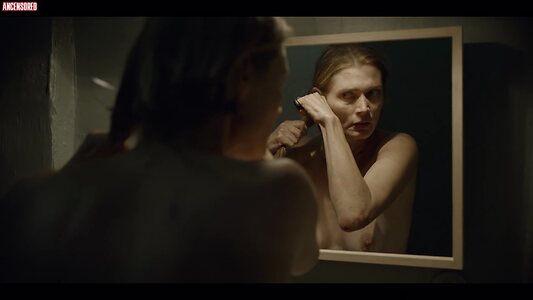 Malgosia Bela leaked photo #44