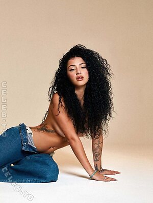 Malu Trevejo photo