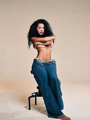 Malu Trevejo photo