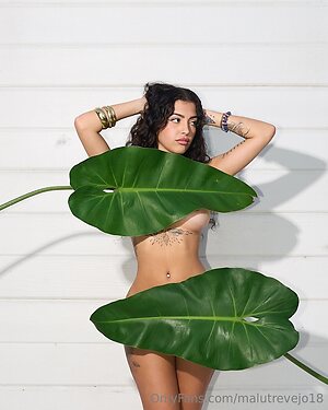 Malu Trevejo leaked photo #311