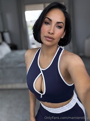 mamierotica leaked photo #8