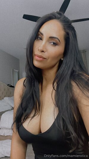 mamierotica leaked photo #22