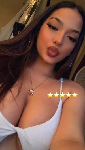 mamii.brookee leaked photo #5