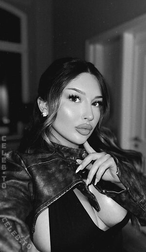 Mammmichulaaa Nude Leaked Photo #2