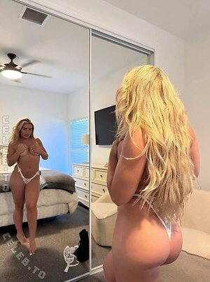 Mandy Rose photo