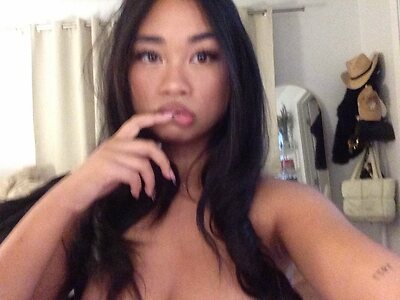 mar1uhh leaked photo #19